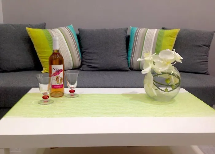 L32 Mozart 2 Bedrooms, Ac, Wifi, 10 Mins Beach