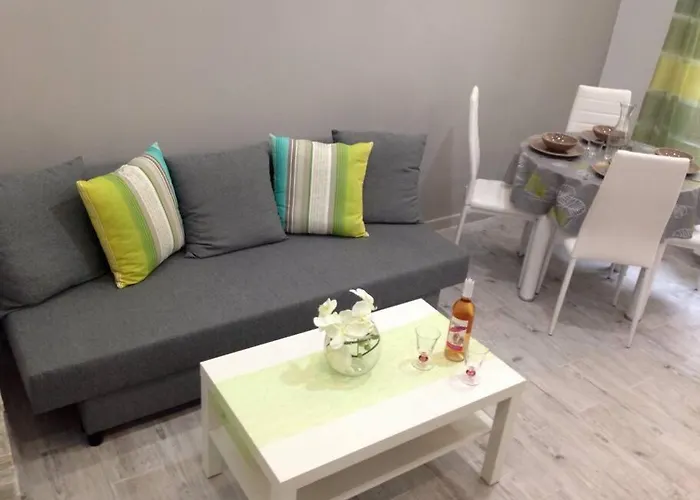 L32 Mozart 2 Bedrooms, Ac, Wifi, 10 Mins Beach